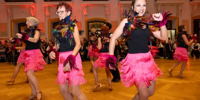 Wie Tanzen Fitness fördert - Latin Ladies: Selbst ist die Frau.